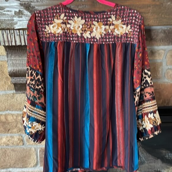 John Mark Embroidered blouse - Picture 7 of 8